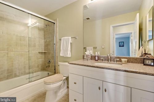 14149 Murphy Ter, Gainesville VA  20155-1725 exterior