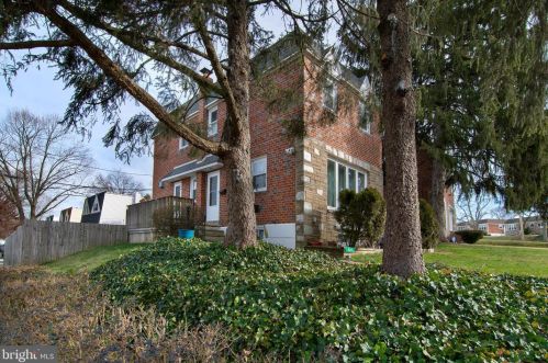 521 Glen Valley Dr, Norristown, PA 19401-3149