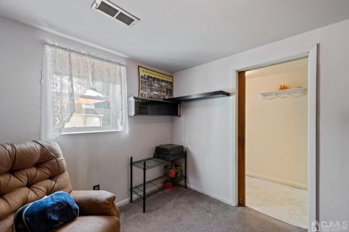 291 Park Dr, Woodbridge NJ  07095-0020 exterior