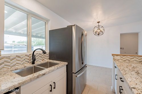 6520 Calle Herculo, Tucson AZ  85710-5620 exterior