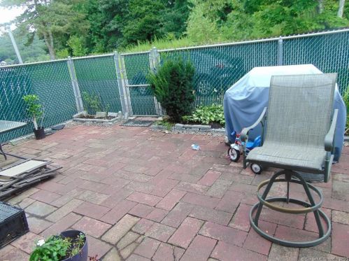 88 Wakelee Rd, Waterbury, CT 06705-1306