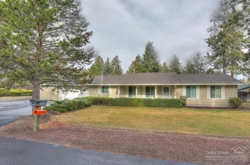 20544 Whitehaven Ln, Bend OR  97702-9459 exterior