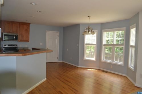 34 Marwood Dr, Bybee VA  22963-2814 exterior