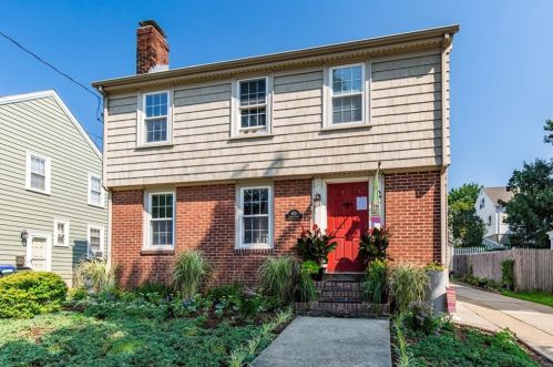 405 Eaton St, Providence, RI 02908-2153