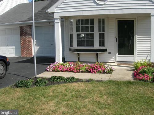 5 Fieldcrest Dr, Navy Sup Dpt PA  17050-7913 exterior