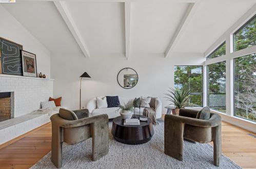 13050 Brookpark Rd, Oakland CA  94619-3504 exterior