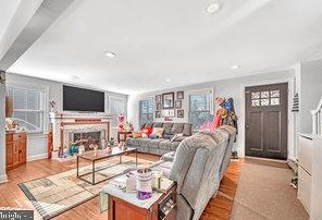 916 Hughes Dr, Trenton, NJ 08690-1210
