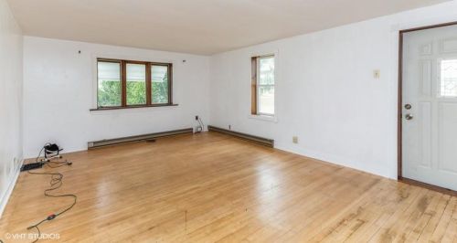 2129 Salisbury Rd, West Bend, WI 53090-1642