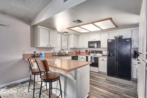 17302 Forest Hills Dr, Victorville CA  92395-4618 exterior