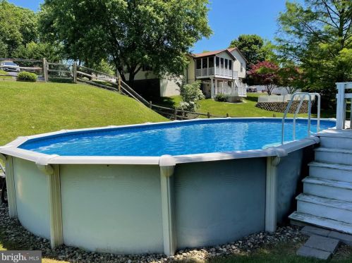 65 Woodland Dr, Shrewsbury PA  17361-1233 exterior