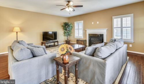 21099 Honeycreeper Pl, Leesburg VA exterior