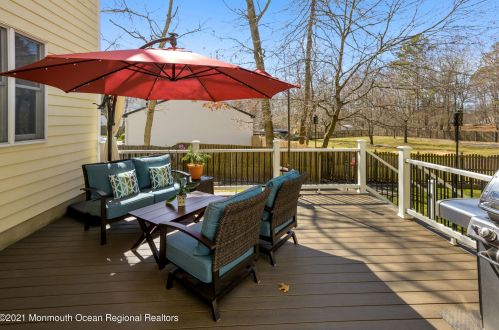 6 Cedar Ct, Jackson Twp NJ  08527-1161 exterior