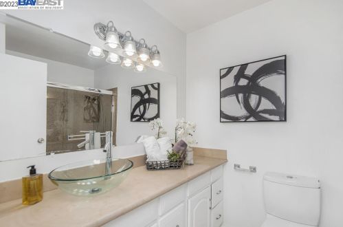 166 Plymouth Cir, Daly City CA  94015-2860 exterior