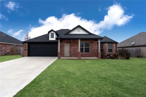 1317 Highbush Ave, Fayetteville, AR 72701-8236