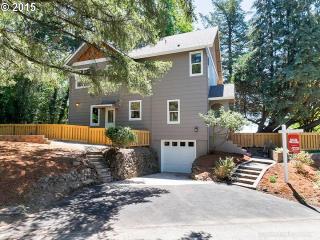5770 Salmon St, Portland, OR 97221-1534