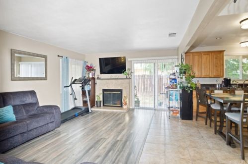 982 Verde Ave, Rialto CA  92376-4145 exterior