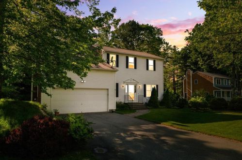 157 Orchard Woods Dr, South Kingstown, RI 02874-2143