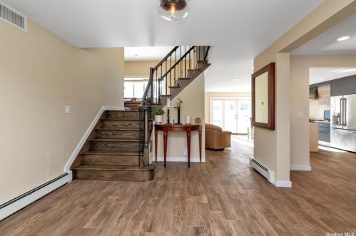 2784 Rita Ct, North Bellmore, NY 11710-5317