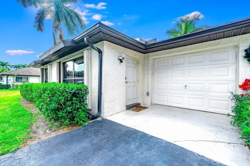 10450 Quailwood Rd, Boynton Beach, FL 33436-0713