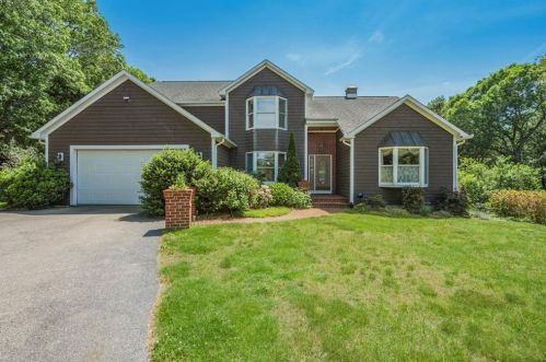 50 Wildwood Ct, South Kingstown, RI 02874-2133