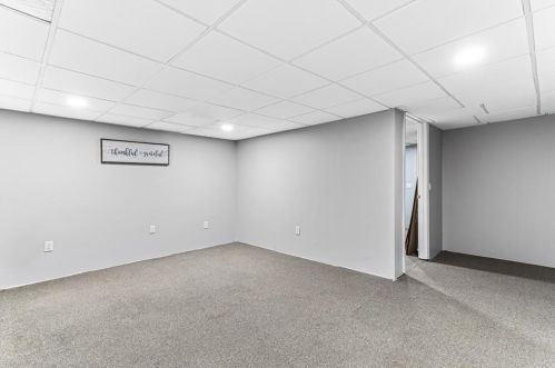 231 Maple Ave, Middletown RI  02840-1004 exterior