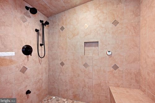 8315 Collins Ave, Camden NJ  08109-3568 exterior