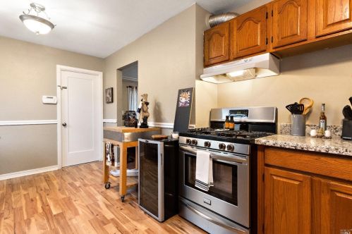 9 El Bonito Way, Benicia CA  94510-2214 exterior