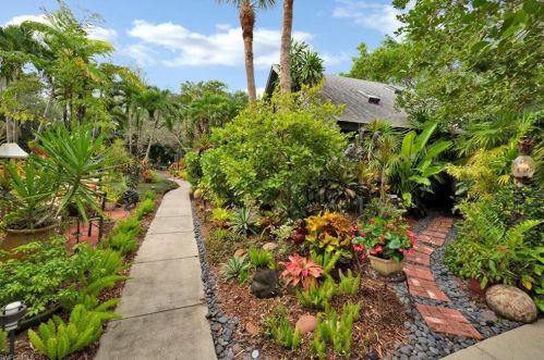 1245 Solana Rd, Naples, FL 34103-3306