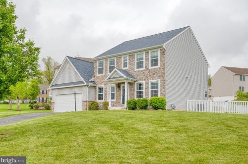 8 Bedford Ct, Shrewsbury, PA 17361-1139