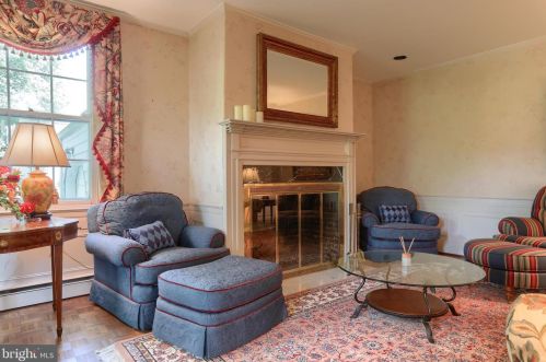 6411 Devonshire Hts Rd, Harrisburg PA 17111-4818 exterior