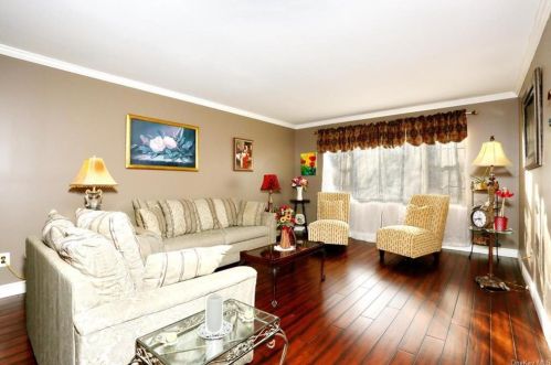 421 Pawnee Ct, Airmont, NY 10901-4124