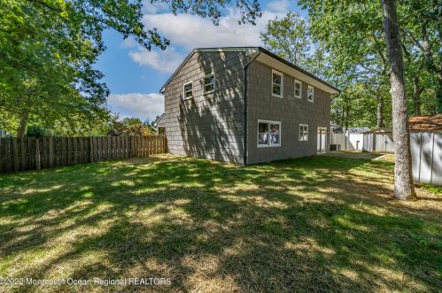 520 Wynnewood Rd, Lacey NJ  08731-1531 exterior