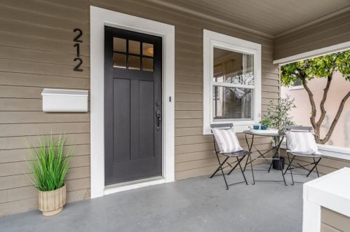 212 Oak Ave, Redwood City, CA 94061-2311