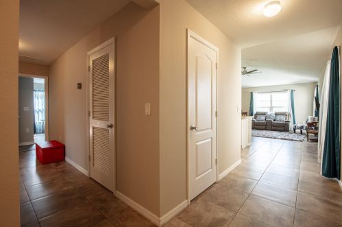 5690 Pine Trail Cir, Fort Pierce, FL 34983