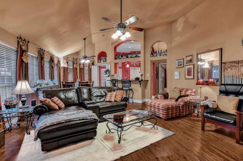 5352 Warm Springs Trl, Fort Worth TX  76137-3922 exterior