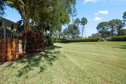8084 Briantea Dr, Boynton Beach FL  33472-2745 exterior