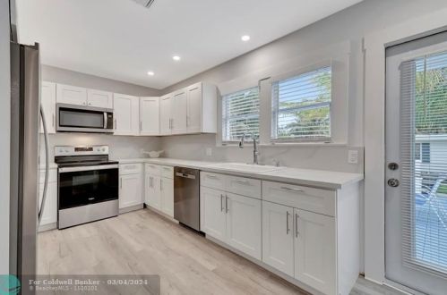 320 4 Ave, Delray Beach FL  33444-2717 exterior