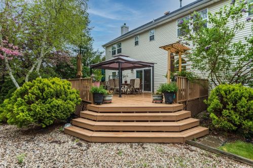 54 Casey Ln, Mount Sinai NY  11766-2336 exterior