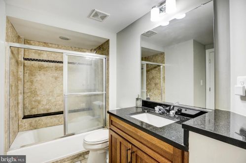 20405 Crimson Pl, Leesburg VA 20175-6362 exterior