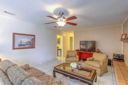 4500 Westlake Dr, Fort Worth TX  76109-4936 exterior