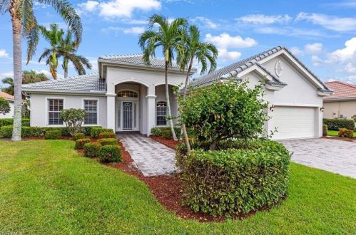 16105 Parque Ln, Naples, FL 34110-2817