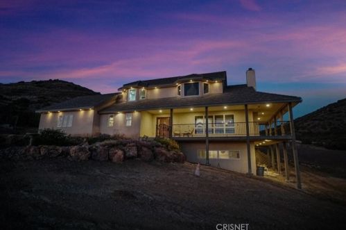 9301 Windy Ct, Santa Clarita, CA 91390-3421