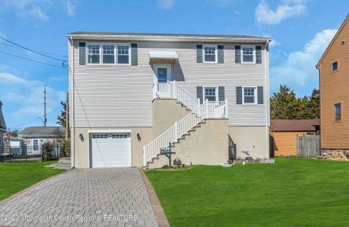 316 Sunset Dr, Pelican Island NJ  08751-2225 exterior