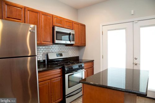 726 24 St, Philadelphia PA 19146-2540 exterior