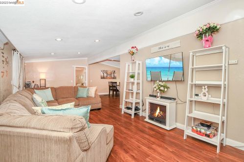 820 Dobrich Cir, West Pittsburg, CA 94565-3415