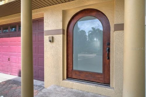 110 50th Ave, Saint Petersburg, FL 33703-3937