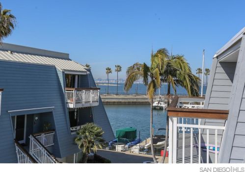 80 Montego Ct, San Diego CA 92118-3253 exterior