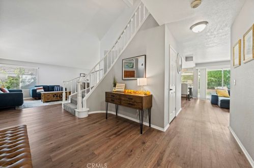 22114 Pamplico Dr, Santa Clarita CA  91350-2186 exterior