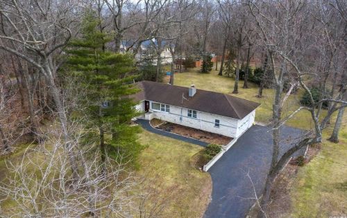 171 Deer Park Rd, Huntington Station, NY 11746-4928