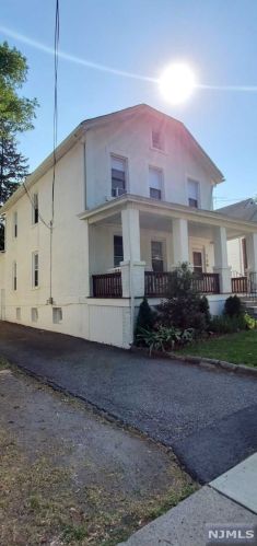 128 Grove Ave, Maywood, NJ 07607-2012